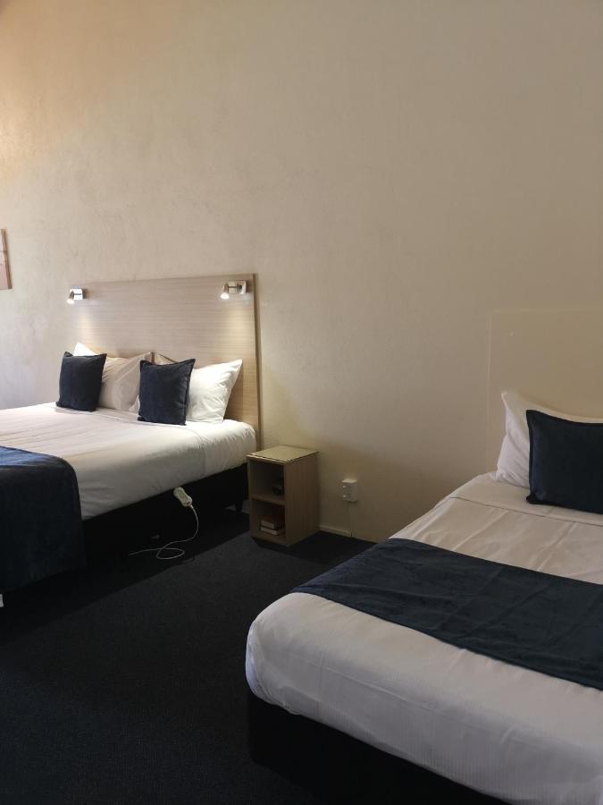 Captains Quarters Motor Motel Cambridge