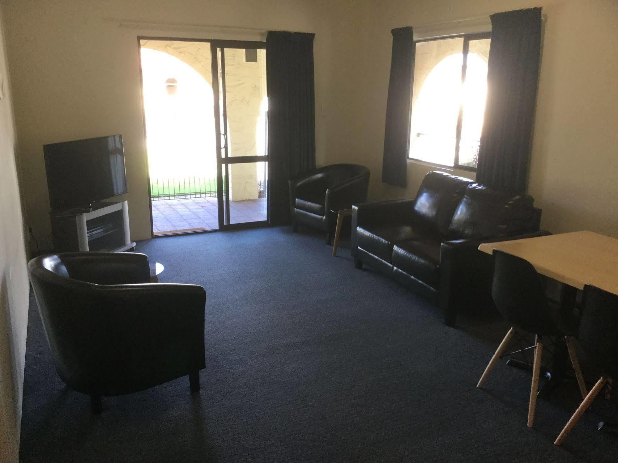 Captains Quarters Motor 3*
